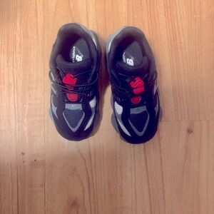 Toddler New Balance excellent condition size 9